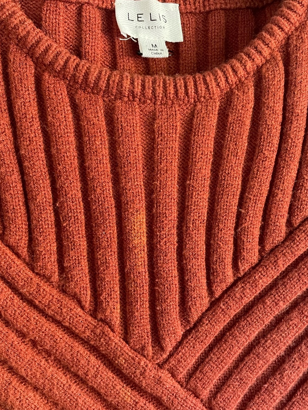 Le Lis Rust Ribbed Tank Top - size medium - Picture 5 of 5